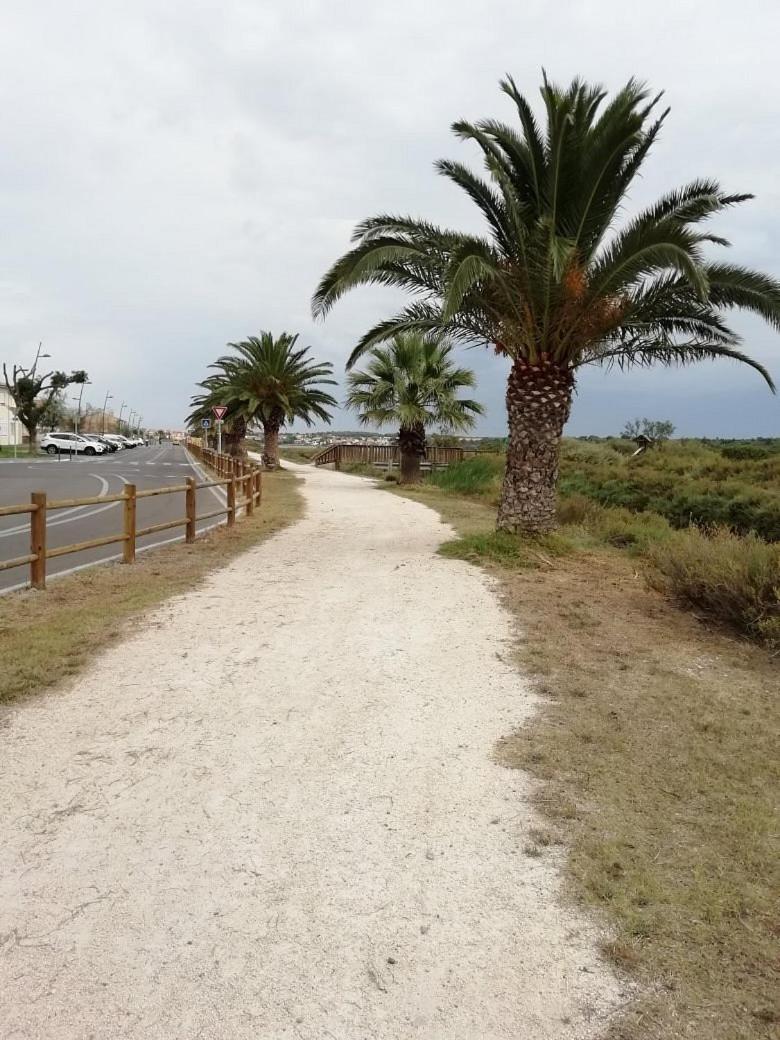 Charmante Maison De Ville Avec Jardin, Terrasse Et Terrain De Petanque Fos-sur-Mer Exterior foto